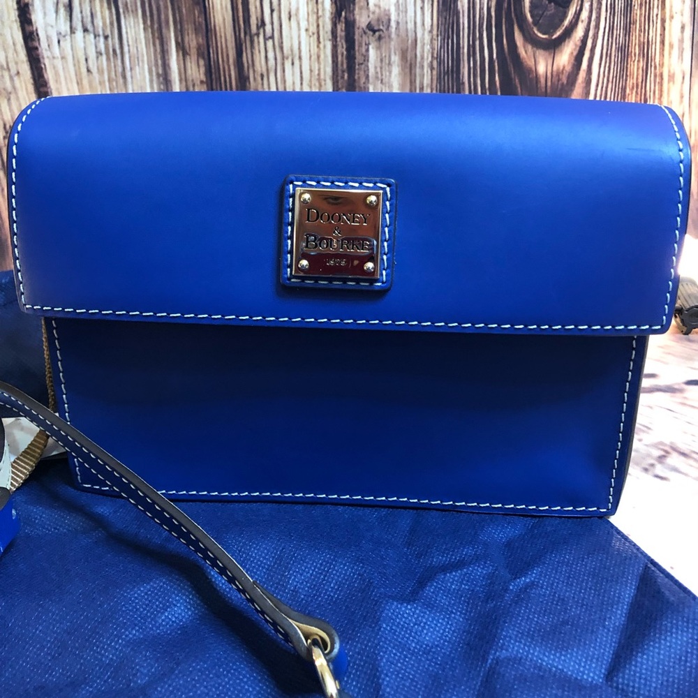 Dooney&Burke/Beacon small east/west crossbody